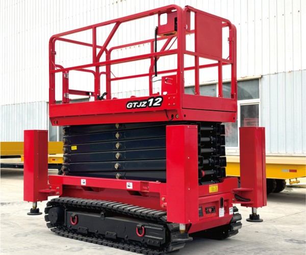 新泰自行走升降机
